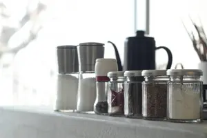 キッチン収納を劇的改善！おしゃれ&実用的なキッチンを作る4つのコツ