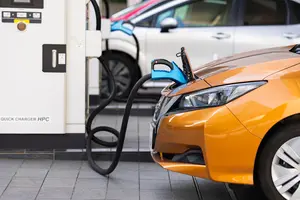 電気自動車（EV車）にかかる充電時間はどれくらい？｜充電スタンドの種類と走行可能時間について解説！