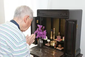 仏壇の種類別に掃除方法を解説！タイミングや頻度は？