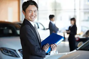 車の買い替え・売る時に掃除は必要？ 査定額アップを狙うための掃除法