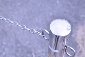 ゼロからわかる！駐車場のチェーンポールの基礎知識│ポールの種類と施工方法