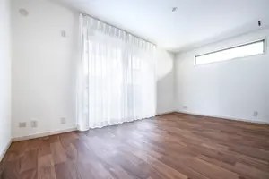 フローリングに「傷」発見！賃貸に住む人が注意すべき対処法