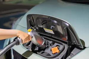 自宅に電気自動車の充電機の設置｜手順と工事を簡単解説