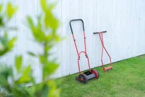芝生のエアレーションに適した時期とは？種類別のおすすめ作業月を紹介