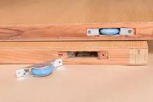 引き戸の車輪交換をDIYで行う際の手順と失敗しない3つのポイント