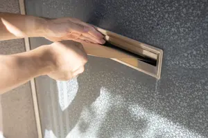 玄関ドアのポストおすすめ3選｜賃貸でも交換できるドアポストとは