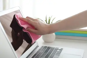 分解しない！自分でできるノートパソコンの掃除術