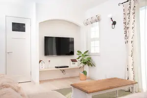 壁掛けテレビが選ばれる理由とは？メリット・デメリットを徹底解説