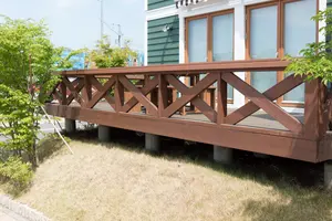 ウッドデッキがシロアリ被害に！対処法とおすすめ資材2種類を紹介