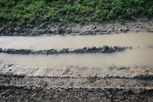 駐車場の砂利の敷き方｜自分でDIYする方法・オススメの砂利とは？