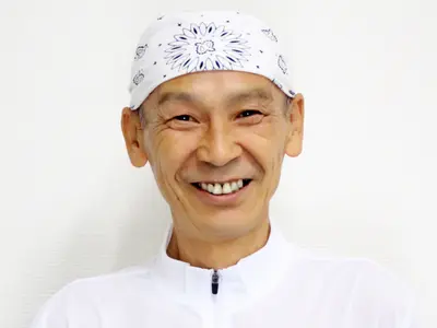 写真の私が徹底的な高圧洗浄で綺麗にします。空きの日はご予約入力のカレンダーで！