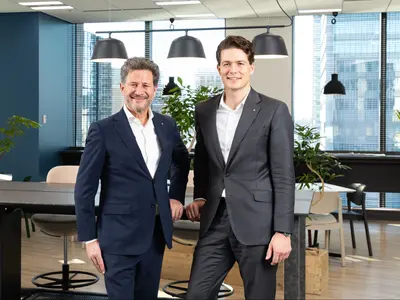 法人向け撮影〜年200本以上！プロフォトグラファーが企業様向け出張撮影致します！