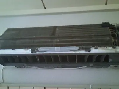 経験豊富♪高圧洗浄エアコンクリーニング