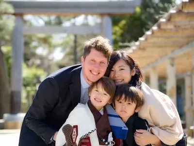 写真館のような撮影ではなく、日常の延長が素敵に映る様な味わいある一枚を撮影します