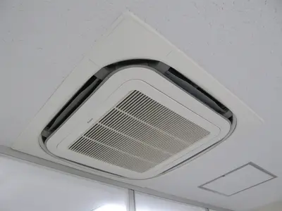 埋め込み式エアコン(4方向タイプ)W洗浄(高圧洗浄＋スチーム洗浄)