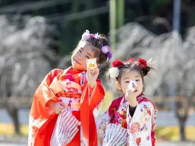 大好評！アイテムいっぱいの七五三撮影（シャボン玉、和傘、紅葉、風船、剣、etc）