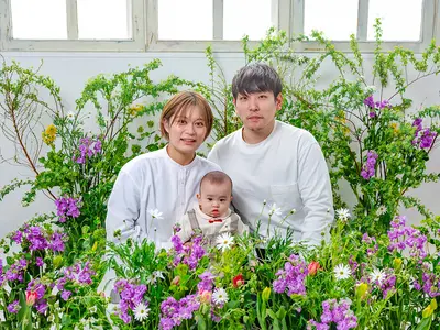 お花で彩る家族写真