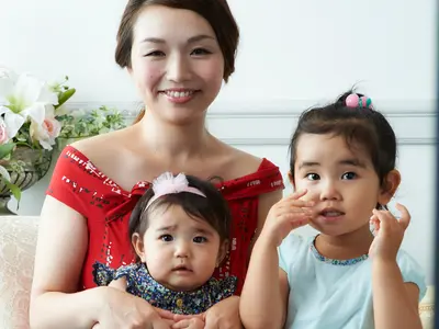 家族の笑顔を未来に残そう！ご自宅にてライティング撮影をいたします。