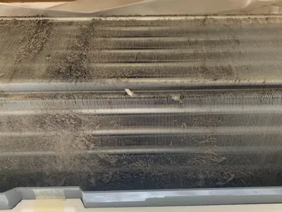 キレイスッキリ！エアコンクリーニングは弊社にお任せ！