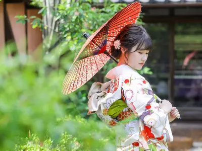 11月土日祝完売。平日は空きが有ります。和傘、年賀状用グッズ等無料小物有ります。