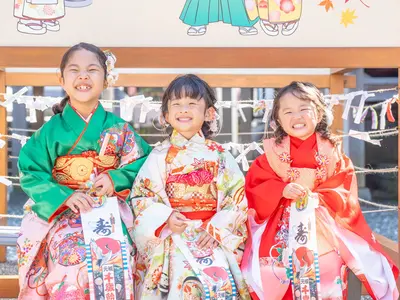 【七五三】和傘レンタル無料。4本あるのでごきょうだいでも安心♪