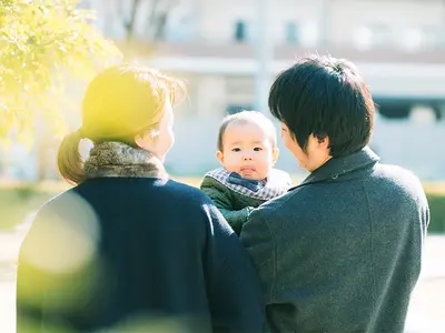 【福岡で家族写真】女性カメラマンがご希望の場所へお伺いいたします