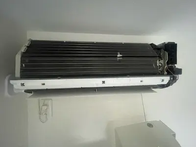 『1台からOK』エアコンクリーニング/施工実績多数/しっかり点検分解/自社施工