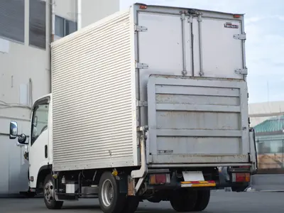 有名リユースショップだからこそできる！トラック積み放題！写真事前お見積もり無料！