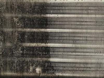 風が出ないときはエアコンクリーニングが必要です。