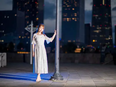 夜景ポートレート撮影（横浜・みなとみらいの夜景をバックに）