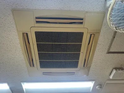 くらま安心保証！業務用エアコン丸ごと徹底クリーニング・全方向（1/2/4方向）