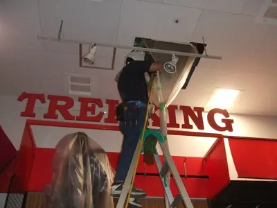 業務用エアコン分解洗浄　点検、修理、部品交換承ります。