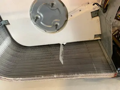 高松市発！エアコン洗浄専門業者、年間3000台以上の実績！迅速、丁寧仕上りに自信