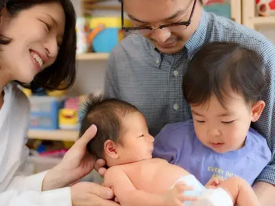 写真館のような撮影ではなく、日常の延長が素敵に映る様な味わいある一枚を撮影します