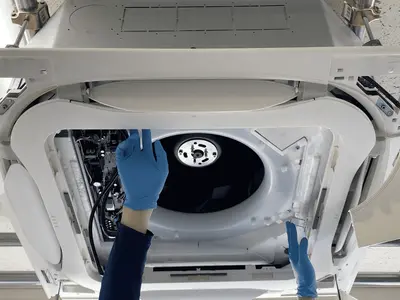 【業務用エアコンクリーニング】分解洗浄丸洗い‼︎