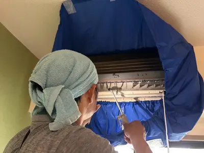 ☆カビ、ホコリ汚れピカピカに！☆エアコンクリーニングなら世界にトシちゃんへ