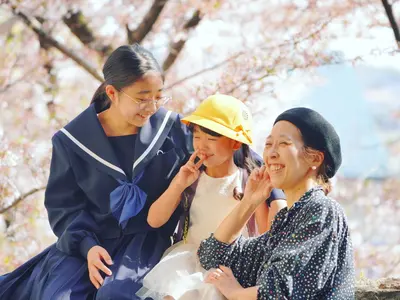 スクール撮影やスポーツ撮影をメインに活動。自然でナチュラルな写真をお届けします。