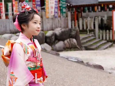【七五三撮影】和傘 紙風船 手毬 日本刀 等など 小物多数お持ちします(^^)