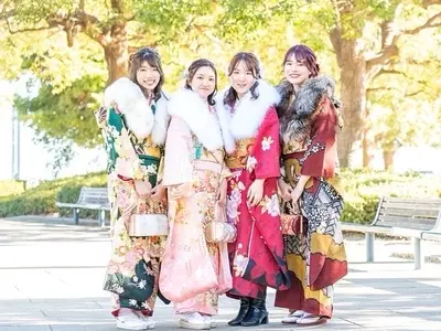 【成人式・入卒業式・家族イベント】緑の公園やお花と一緒に