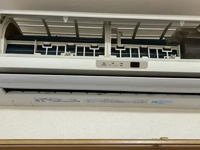 エアコンの気になる汚れ、ニオイ解決します　！　実績多数！　お掃除機能付きもOK