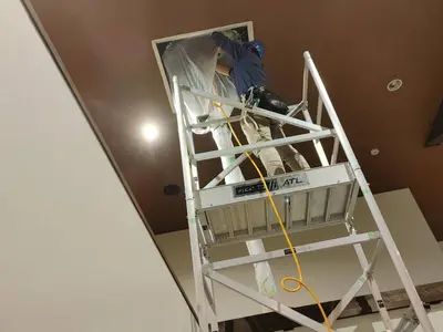 分解施錠で徹底的にキレイ☆店舗の清掃高所対応《天井埋込タイプ》高所でも対応可能