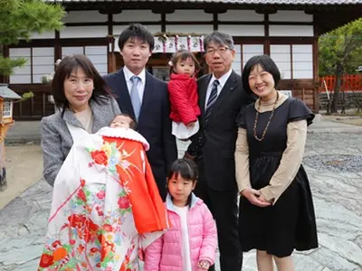 子供写真スタジオでカメラマンの経験があります。女性スタッフも同行します。