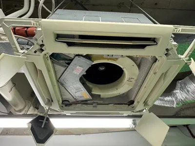 ☆法人請求書払可☆オフィス・店舗・ビル専門　実績多数　分解洗浄　4方向・2方向ほ