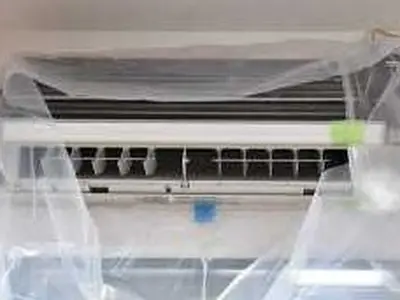 繁忙期もお値段変わらず☆エアコン分解清掃☆お掃除のお困り事は当店にご相談ください