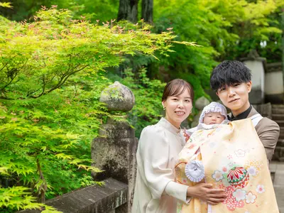 産着レンタル有り♡専門知識で綺麗にお着付け●暑い夏はスタジオ風お宮撮影も大人気！