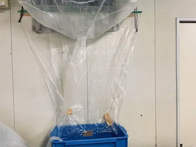 冷風と共に出るカビの胞子を吸うと人体によくありません。洗浄でフレッシュな冷風を。