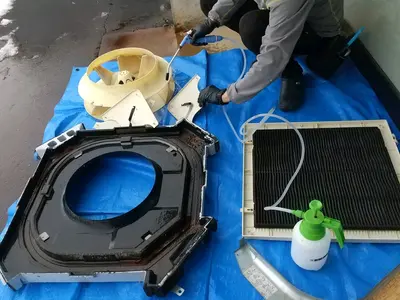 天井埋込み式エアコンもリラックにおまかせ！5児のパパママがお伺いします！