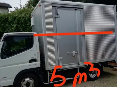 2ｔトラック箱車にてお伺い！2名対応にて不用品回収！最大１０m3