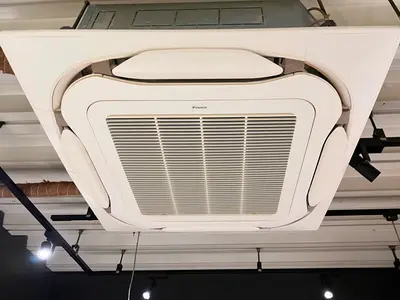 2年以上の実績！700台以上の天井埋込型エアコンを手がけた洗浄専門店