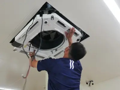 天かせエアコンクリーニング（四方向タイプのみ）